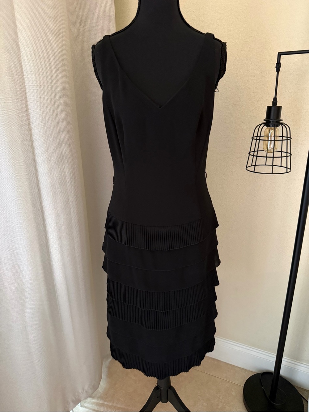 Escada Black Pleated Tiered Midi Dress Sleeveless V Neck EU 36 US 6 Luxury - Picture 2 of 9
